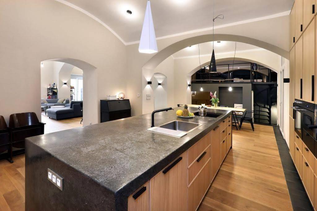 Design Loft 2 Minutes To Wenceslas Square Прага Экстерьер фото